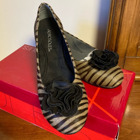 AEROSOLES Animal Zebra Print Black & Taupe Ballet Flats - Picture 1 of 10